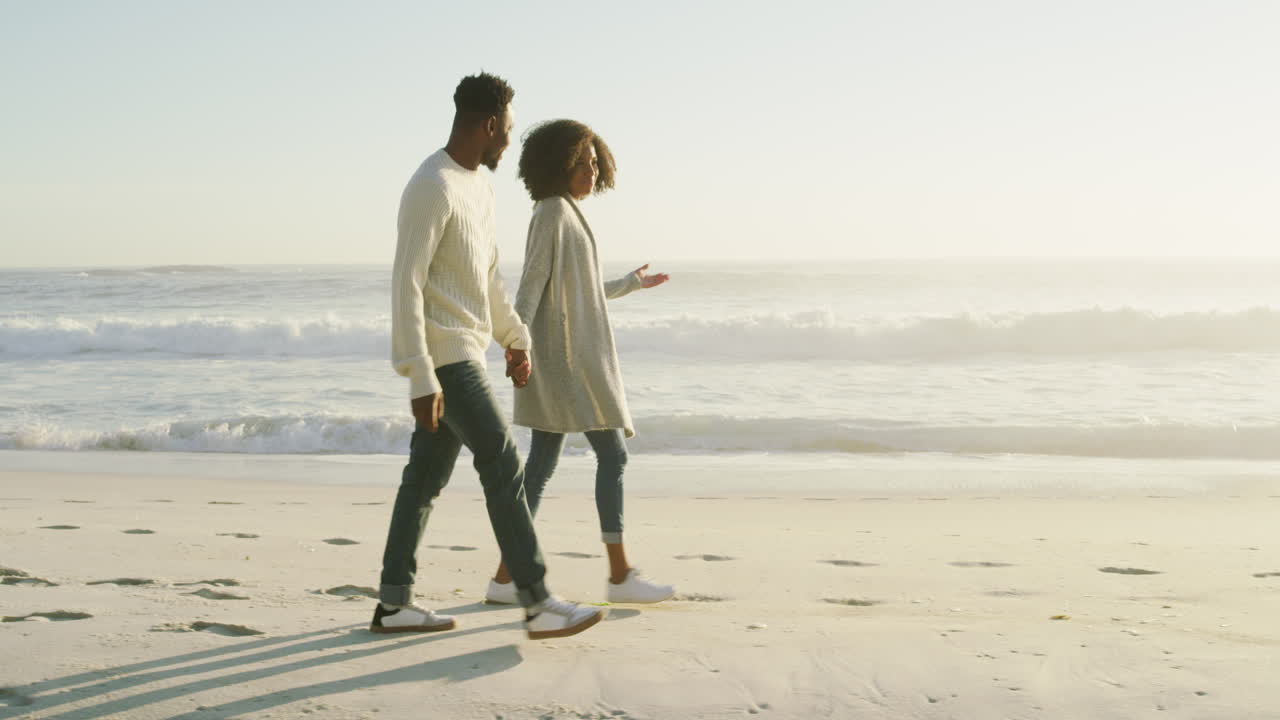 질적 인 시간 을 즐기는 젊은 부부