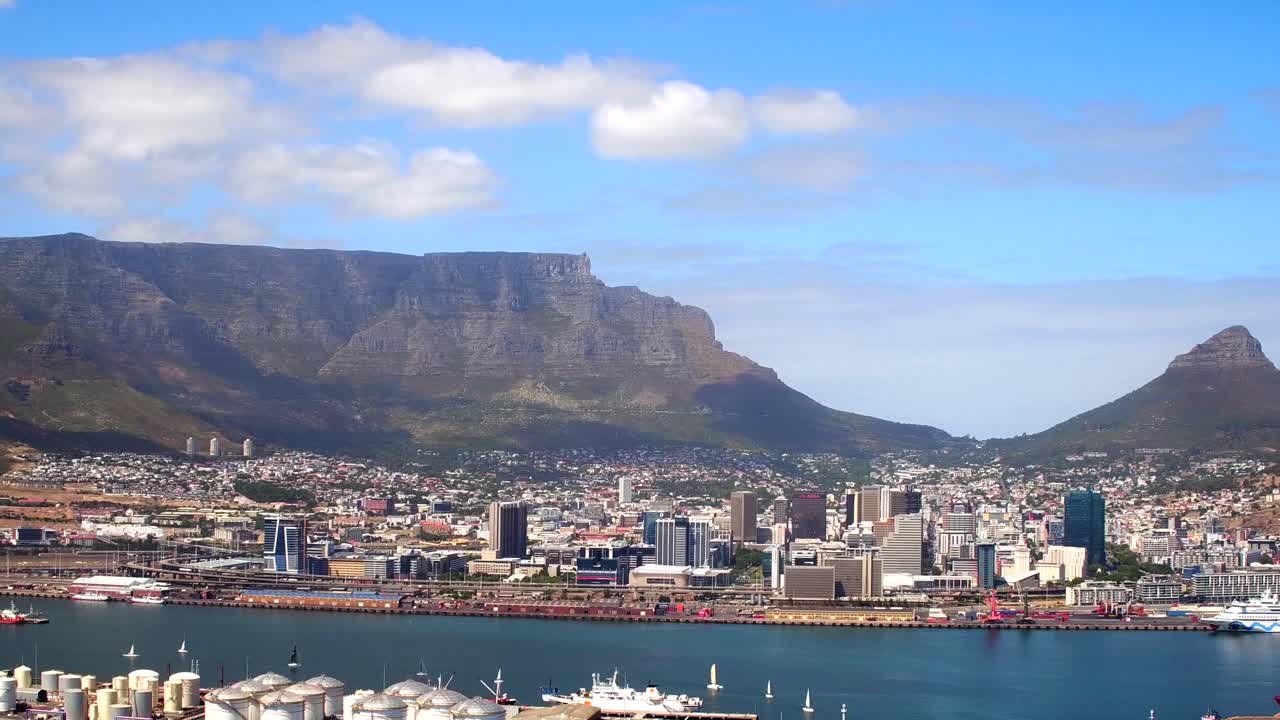 케이프 타운 해안가, 항구 및 테이블 마운틴의 조감도