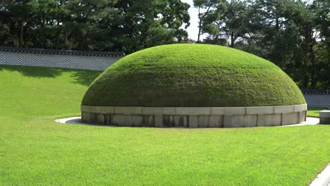 burial mound in tomb of seven hundred patriots in geumsan, chungcheong, south korea