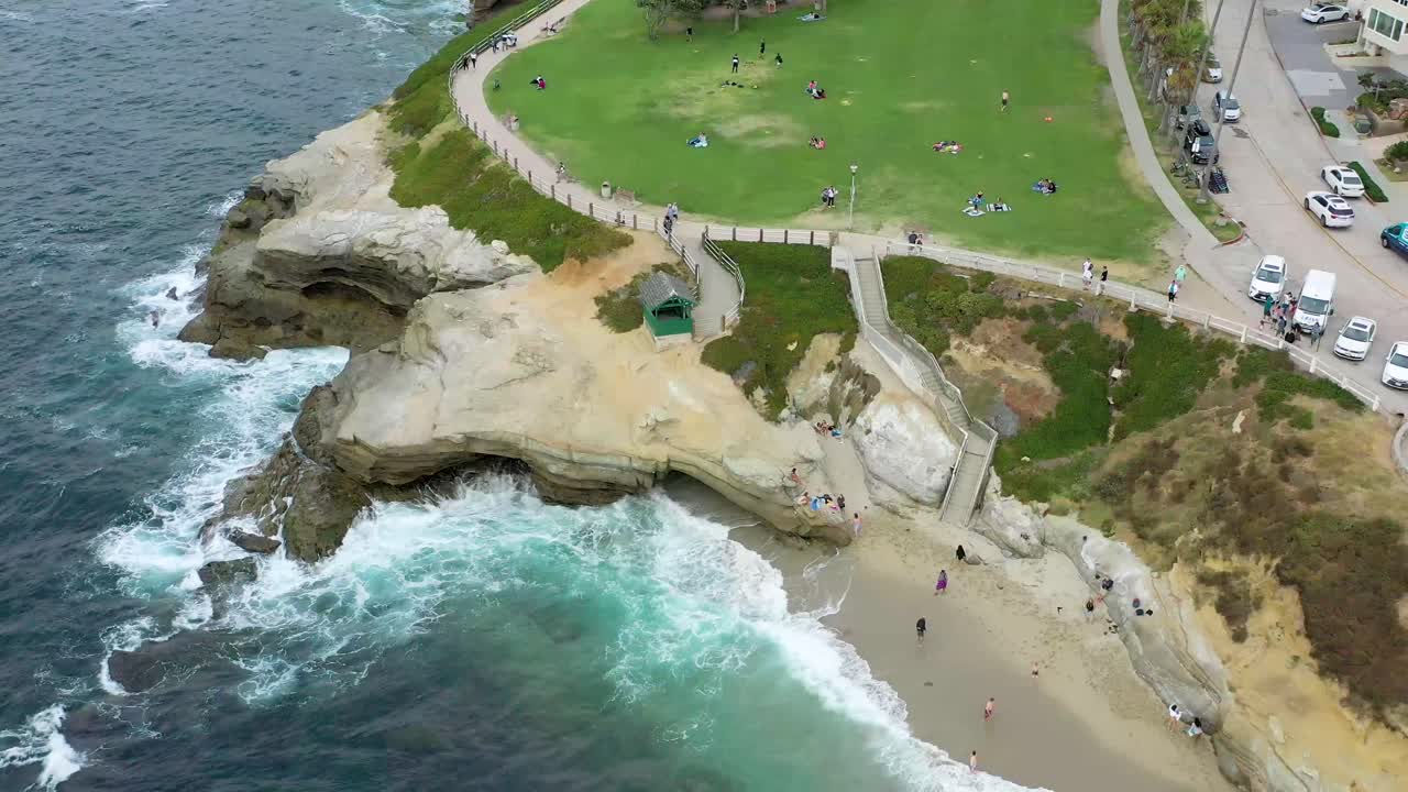 캘리포니아 남부 라홀라 코브의 공중 전망