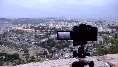 la cámara toma una foto de la ciudad vieja de jerusalem