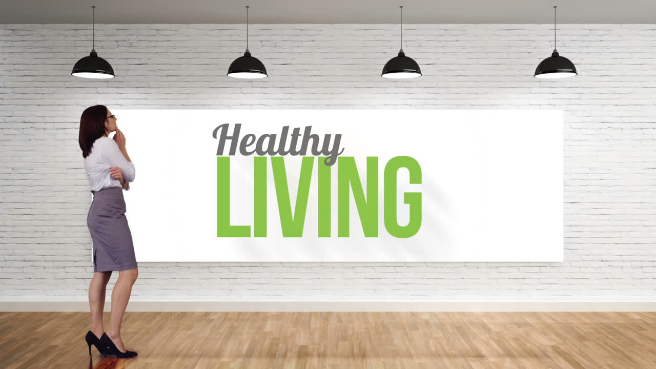 건강한 생활 클립을 보는 사업가