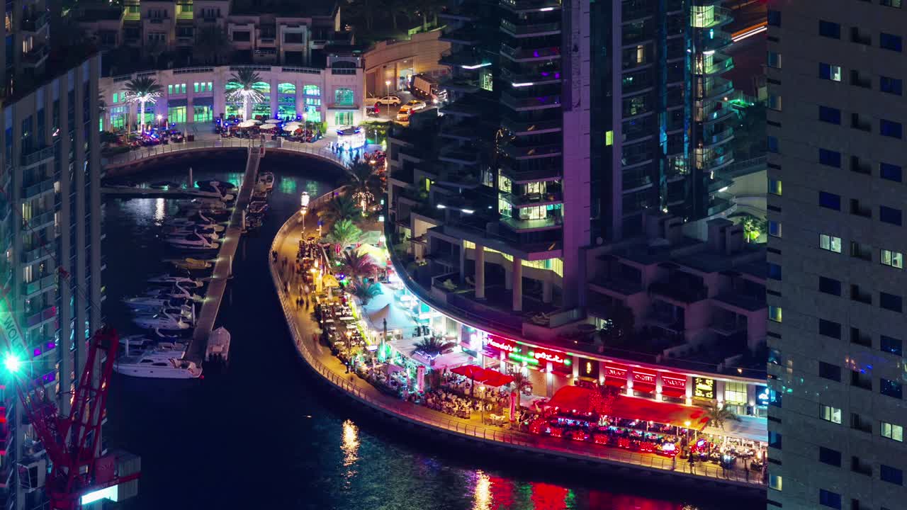 dubai marina night light bay restaurant dock roof view 4k time lapse emiratos árabes unidos (estados unidos de américa)