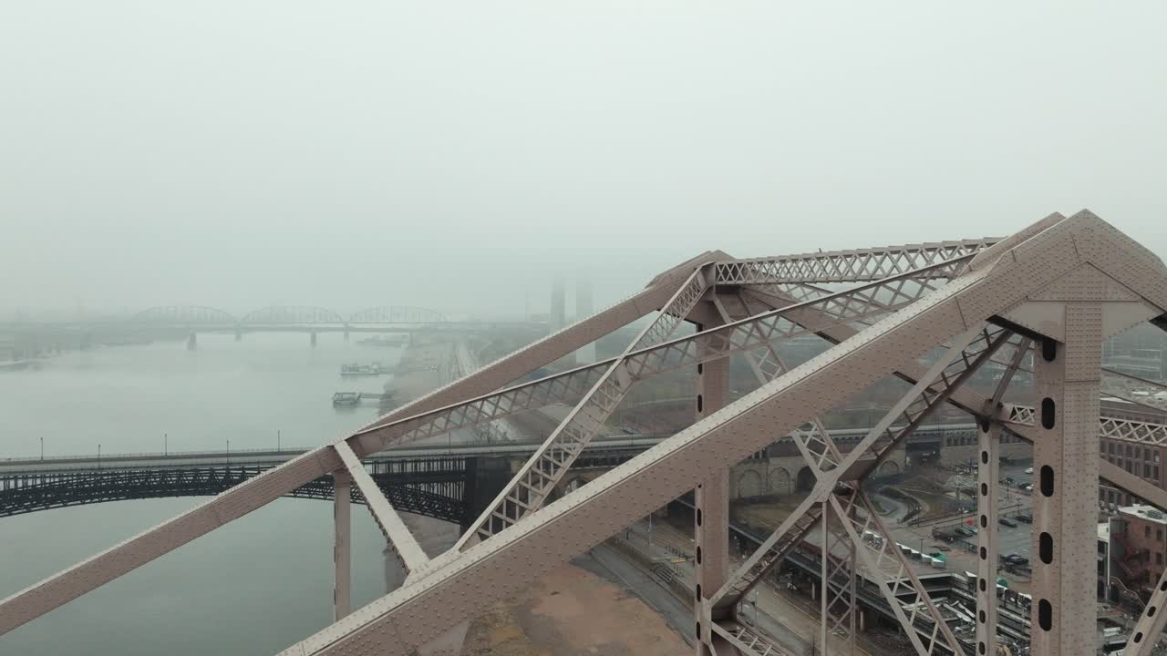 마틴 루터 킹 다리의 공중 상승 트러스, st의 전망