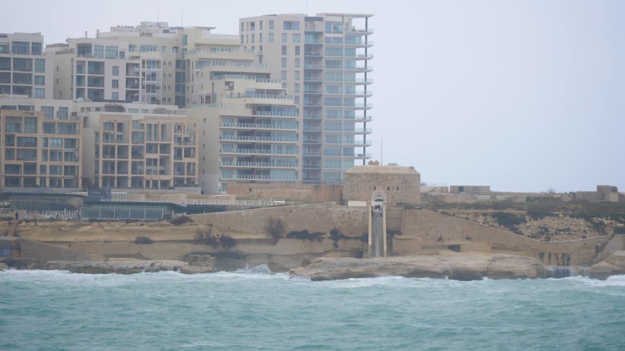 edificio imponente en valletta malta