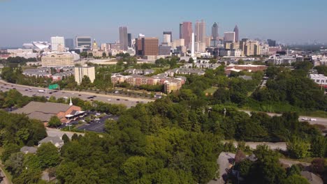 drohnenaufnahme der innenstadt von atlanta, georgia