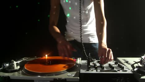 Hombre-retro-dj-09