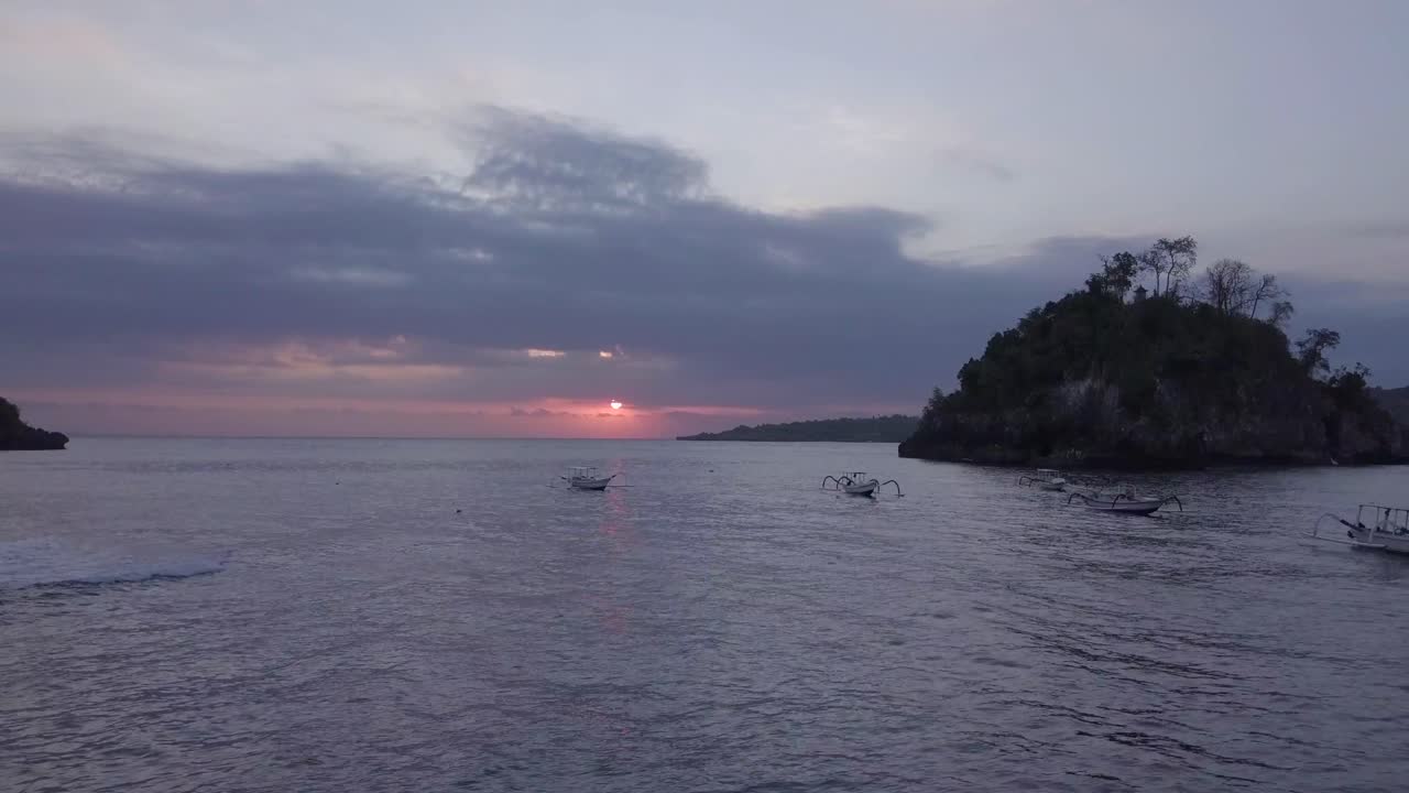 공중: 누사 페니다 인도네시아의 해변