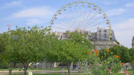 la rueda de ferris en parís en 4k en cámara lenta 60 fps