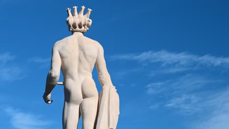 estatua de hércules dentro de niza, francia