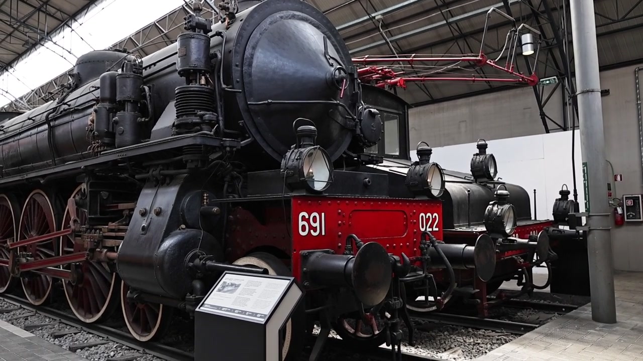 Locomotive a vapore d'epoca in mostra al Museo Ferroviario.
