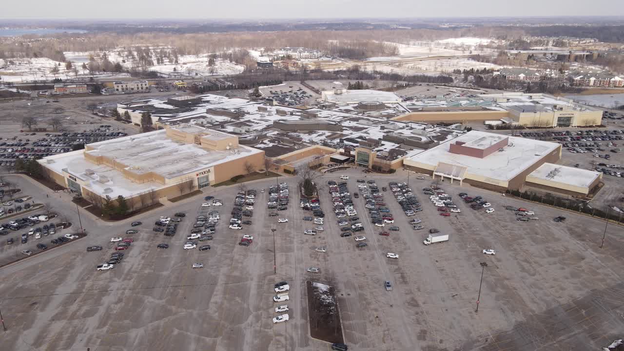 twelve oaks mall en novi, michigan, vista aérea desde un avión no tripulado