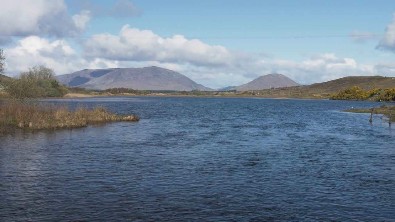 아일랜드 고원 의 호수 와 산 들