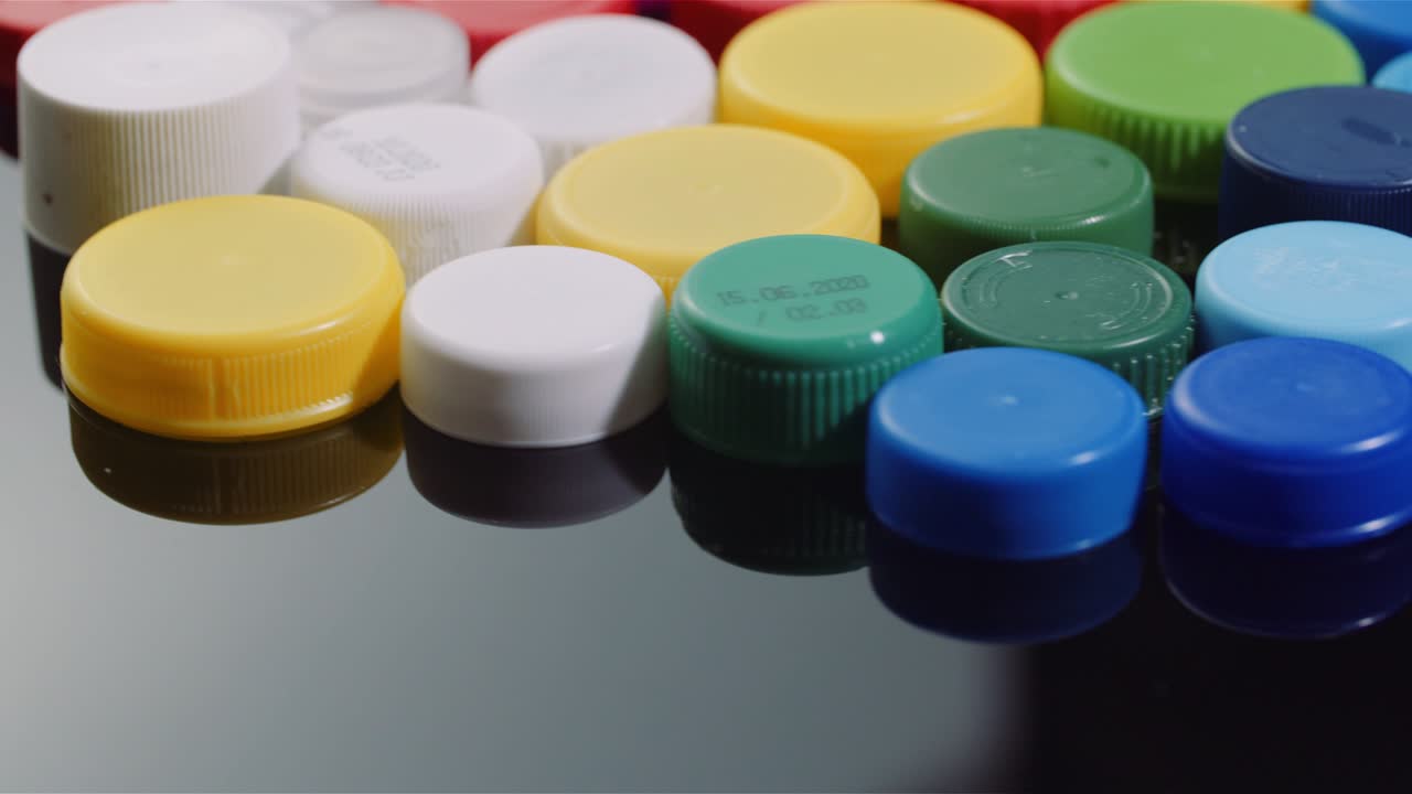 Pocas tapas de botellas de plástico - Industria de procesamiento y reciclaje de plástico