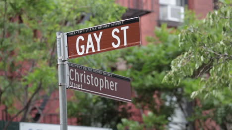 Gay-Straßenschild-In-New-York-City