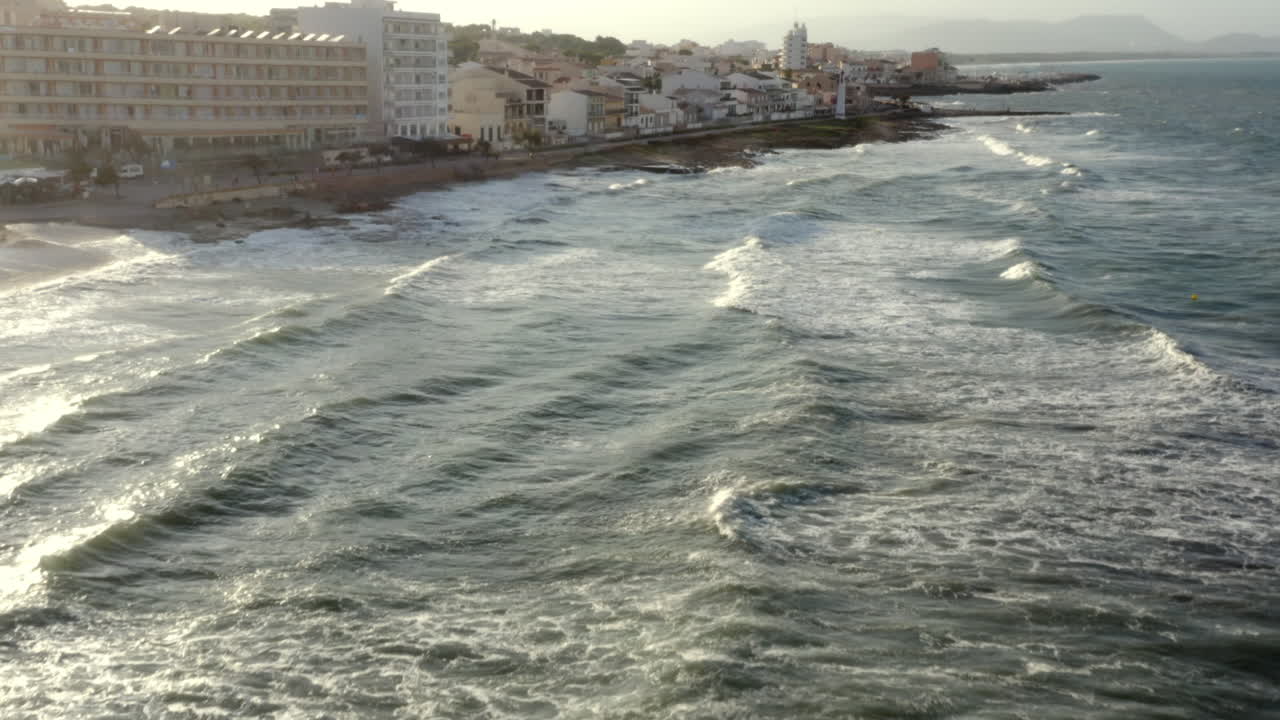 캔 피카포트, 마요르카의 해변에서 멋진 일몰 공중 촬영