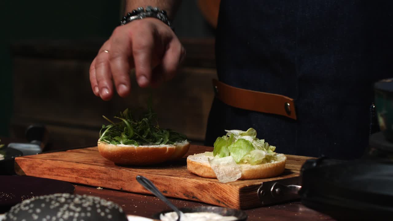 Preparare un delizioso hamburger
