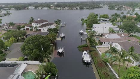 vídeo de drones de 4k de las inundaciones causadas por la tormenta del huracán idalia en st.