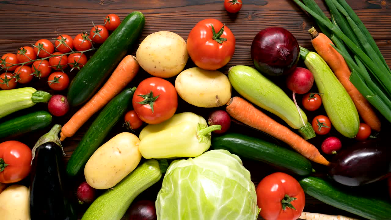 vegetables fall forming a mountain