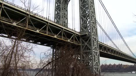 pan across the george washington bridge connecting new york to new jersey 1