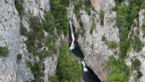 Impresionante-Cascada-Gubavica-Croacia-Drone-Vista-Aérea