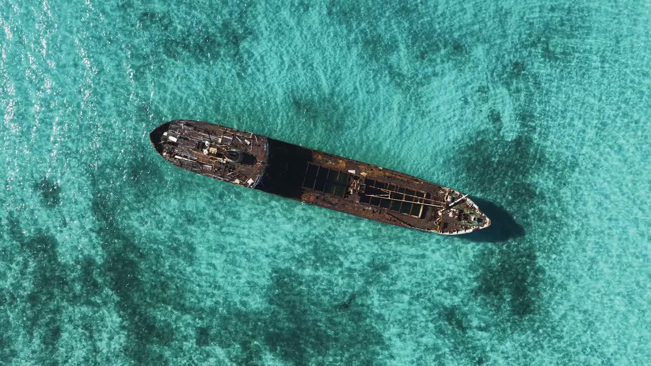 La Famille Express Shipwreck At Providenciales In Turks And Caicos. Stunning Shipwreck. Beach Landscape. La Famille Express Ship Wreck. La Famille Express Shipwreck In Turks And Caicos