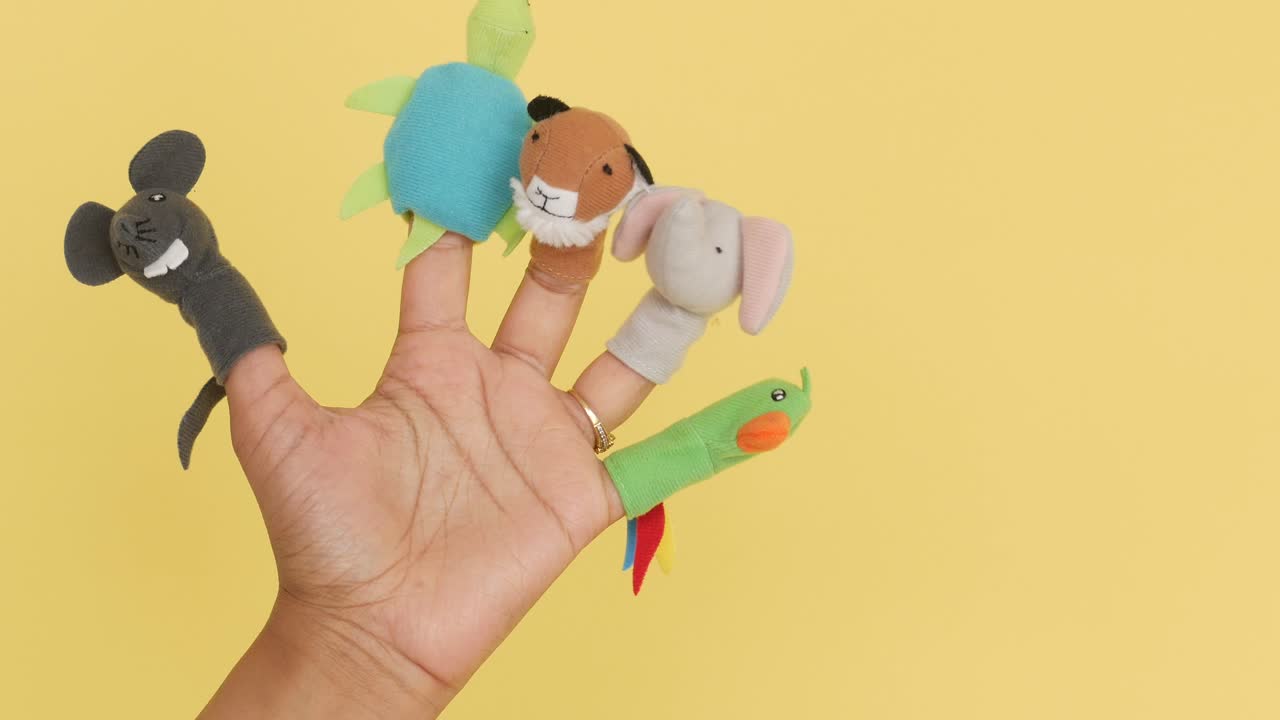 손가락 인형을 가진 손