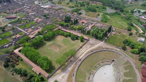 Antena-4k-De-Las-Antiguas-Ruinas-De-Pompeya,-Italia