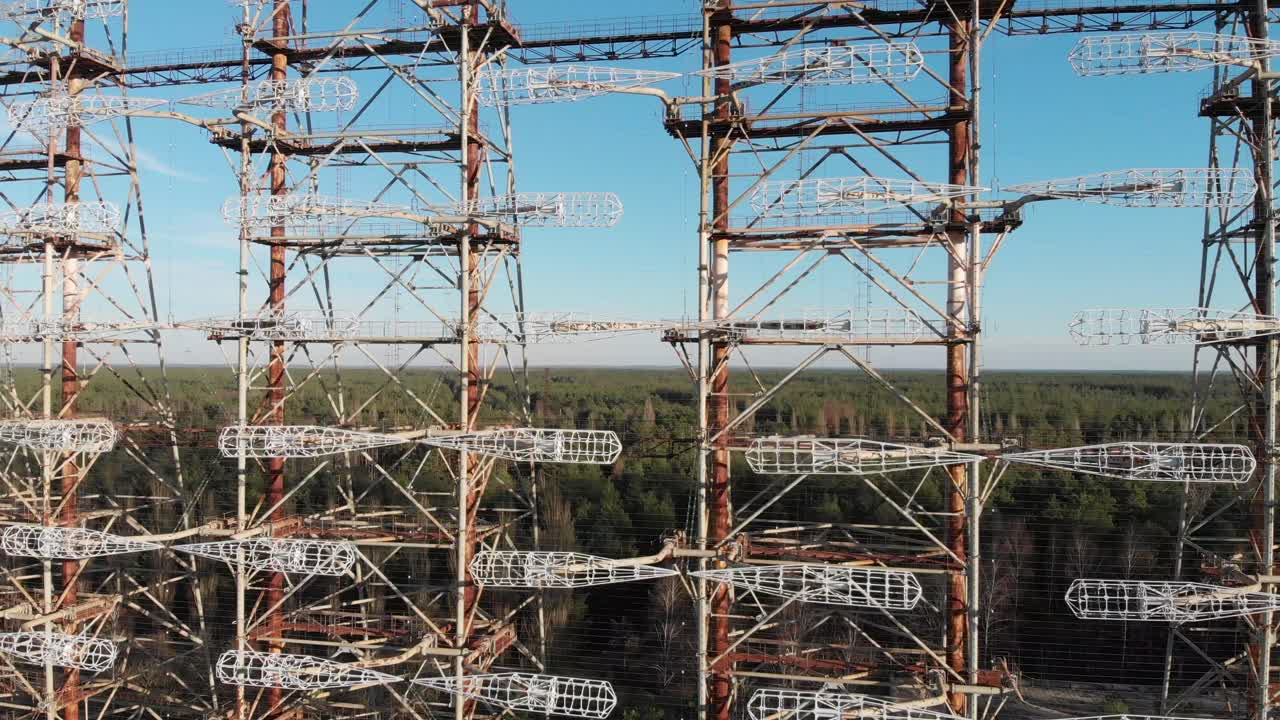 chernobyl dispara desde el suelo y desde arriba, ajenjo estrella, pueblo de kopachi y comprueba su jardín de infancia, nuevo sarcófago del reactor n.º 4, bosque rojo y señal de tráfico de pripyat, piscina, duga 3