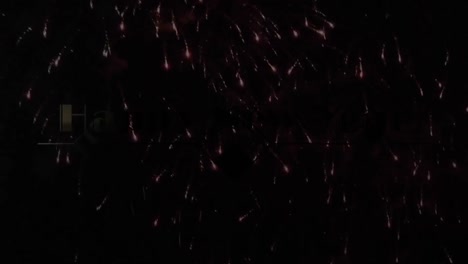 animación de felicitaciones de feliz año nuevo sobre la decoración y fuegos artificiales en el fondo