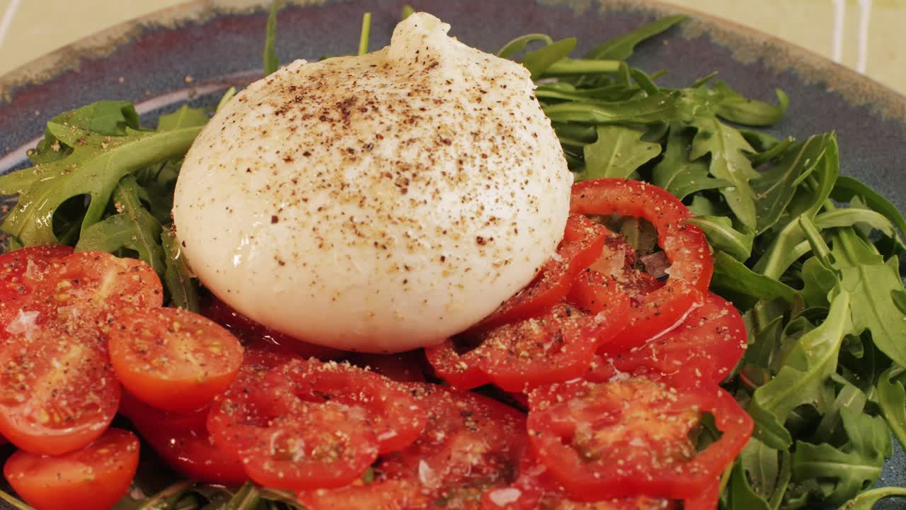 Burrata Salad with Cherry Tomatoes and Arugula
