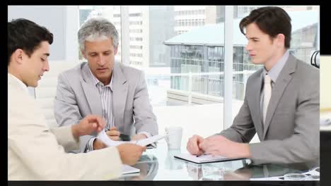montaje de personas de negocios en el trabajo en una empresa