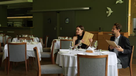 Menschen-In-Einem-Restaurant