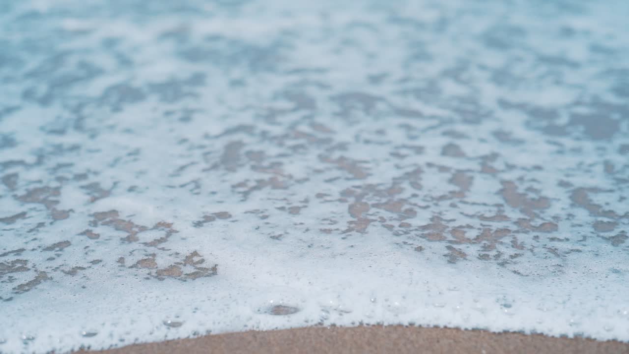 베이루트 근처 지역 모래 해변 리조트에서 더 멀리 보이는 풍경