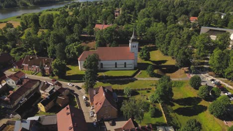 Vilande-Es-Un-Pequeño-Pueblo-En-Estonia