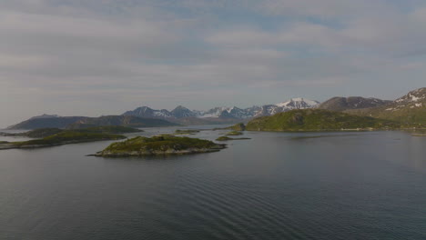 Islets-in-scenic-arctic-area-of-Sommaroya-archipelago,-Sommaroy-bridge