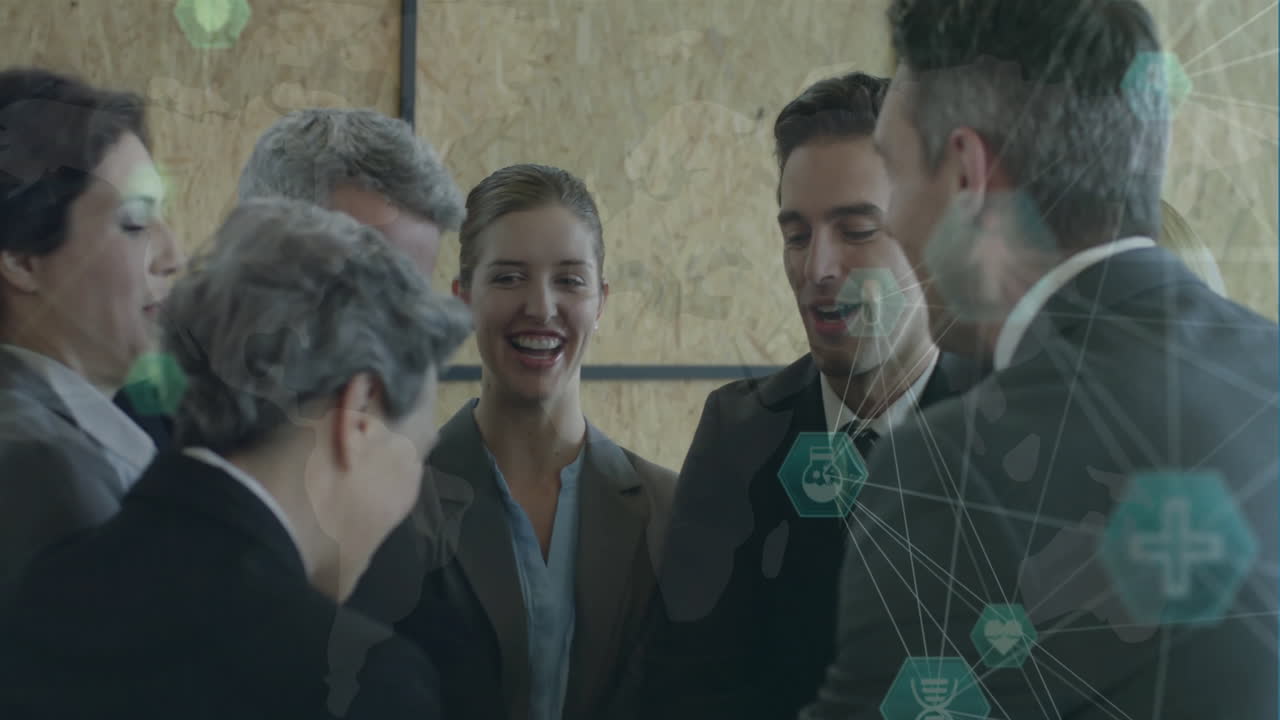 animación de la red de conexiones entre diversas personas de negocios en la oficina