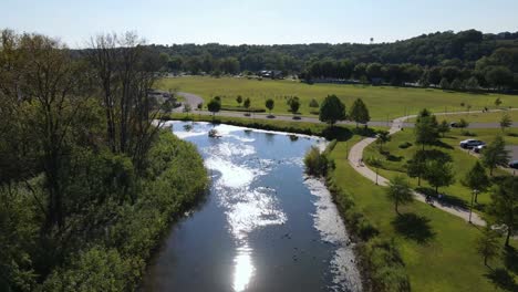 Hermoso-Fin-De-Semana-En-El-Parque-De-La-Libertad-En-Clarksville-Tennessee