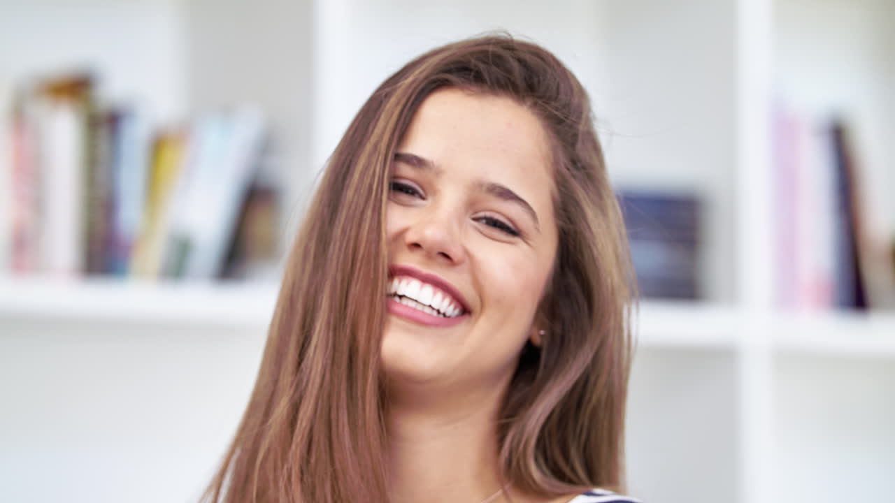 su risa hace sonreír a todos