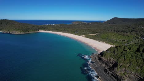 Playa-Número-Uno---Seal-Rocks---Costa-Norte-Central---Nueva-Gales-Del-Sur---Nueva-Gales-Del-Sur---Australia---Toma-Aérea