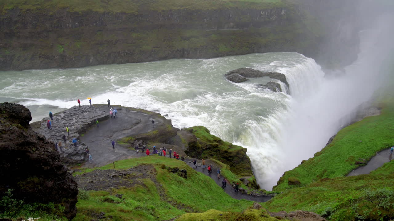 paisaje de la cascada de gullfoss en islandia.