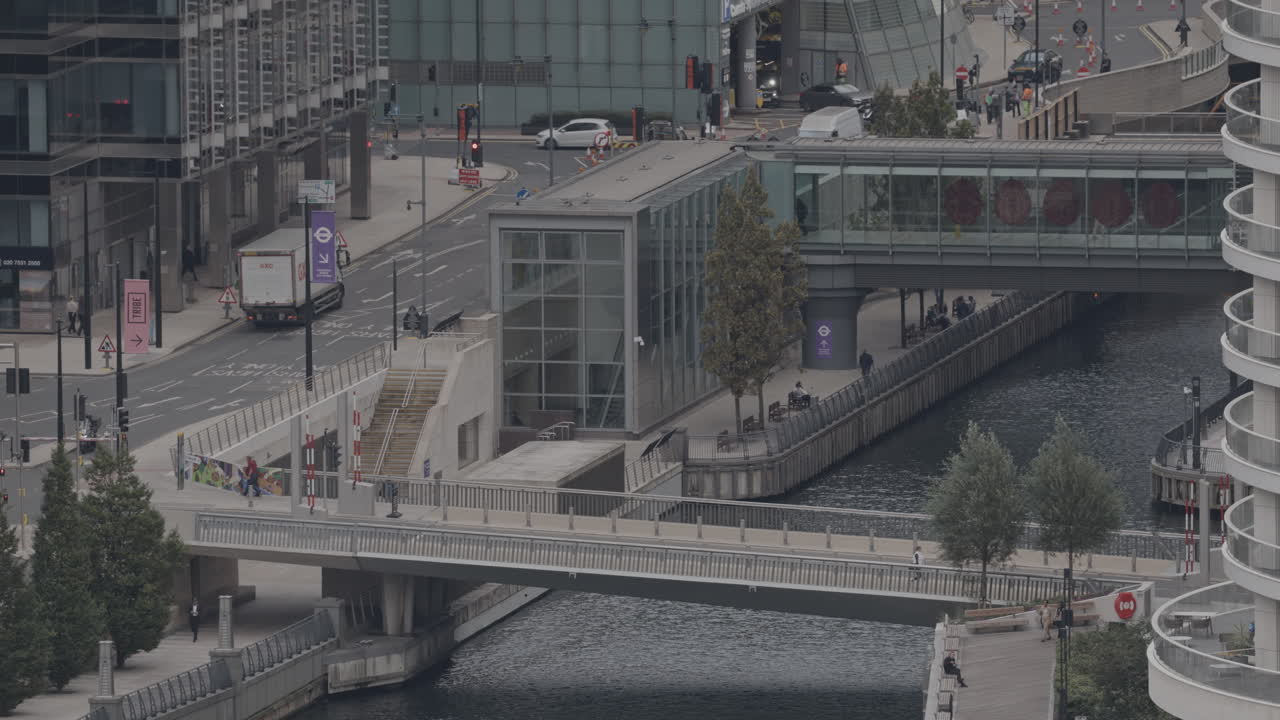 캐나리 워프 (canary wharf), 런던 도클랜드 (london docklands)