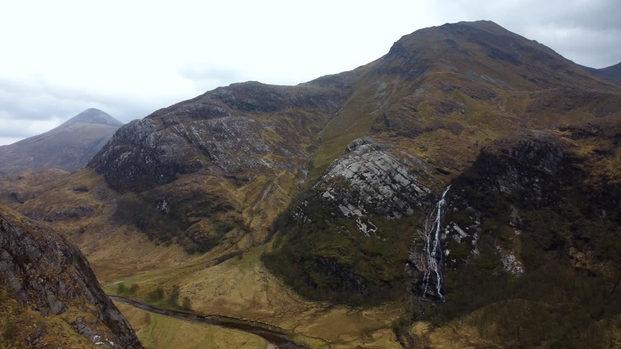 Panoramic view of Steel Falls Waterfall