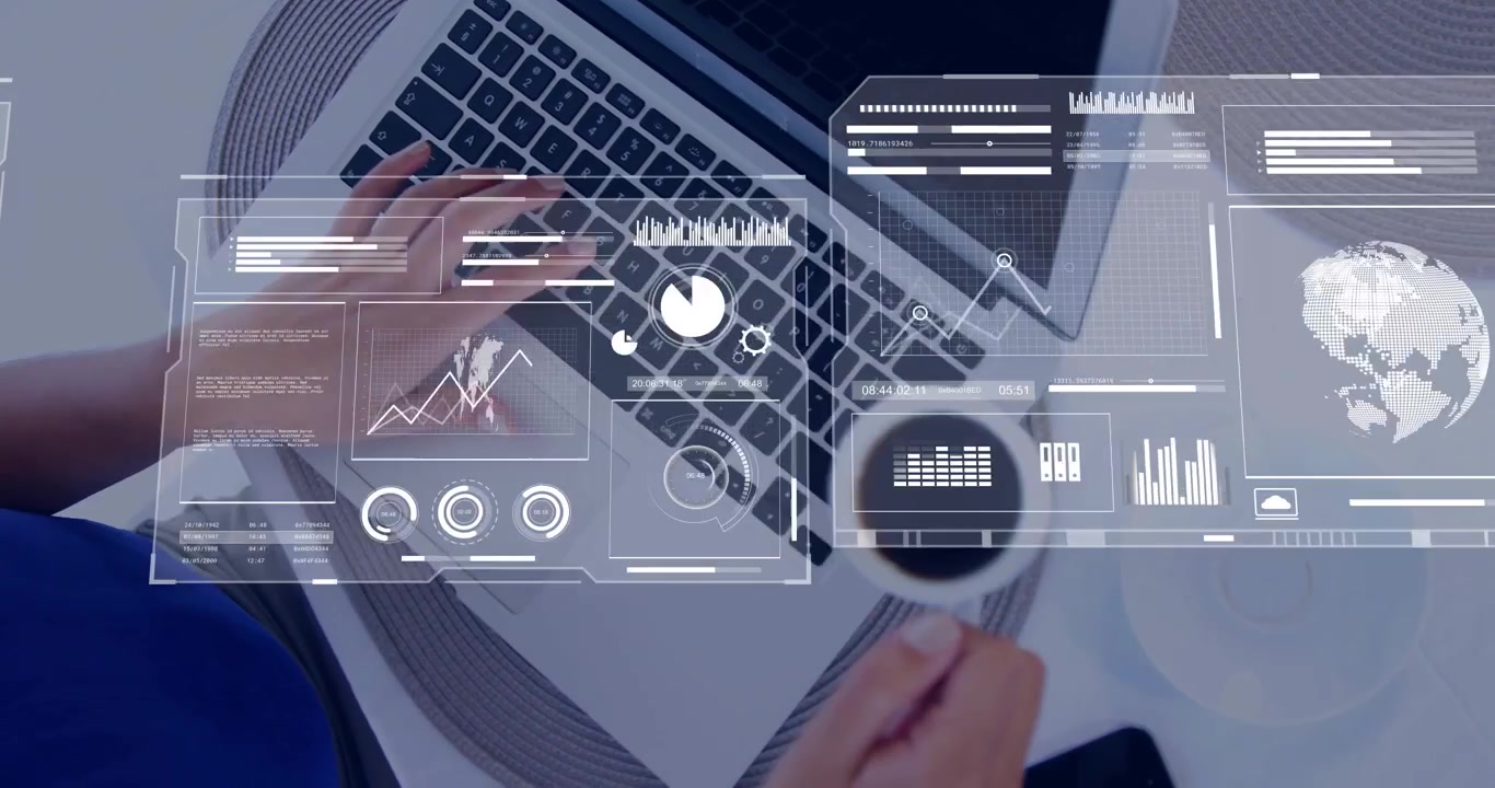 Una donna digita su un laptop in un hub tecnologico, sorseggiando caffè mentre dashboard di dati scorrono sopra la tastiera.