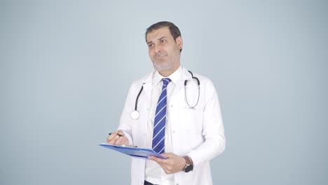 el médico emocional y lloroso.