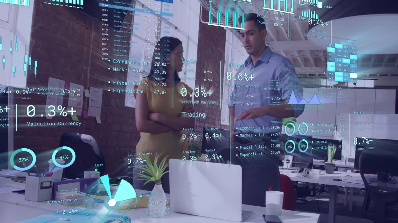 animación de diagramas y procesamiento de datos sobre diversos colegas que discuten el trabajo en la oficina