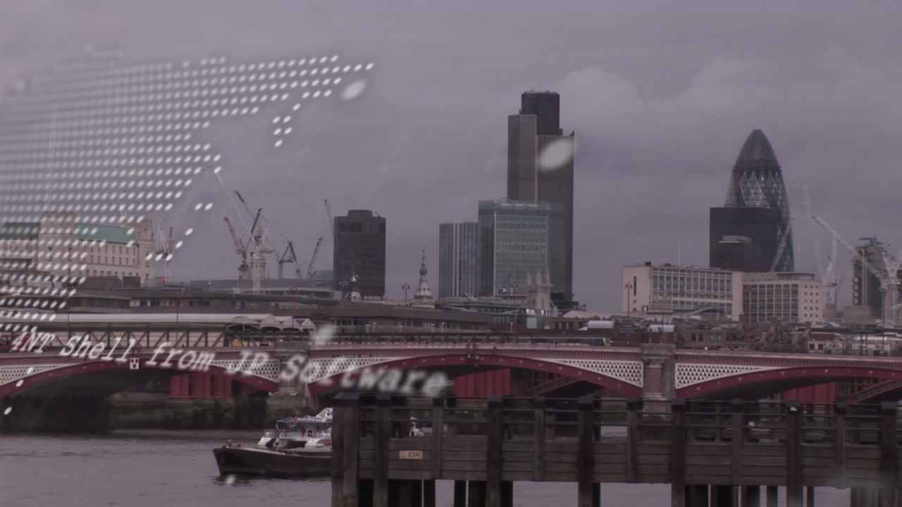 런던 도시 풍경 위의 세계 지도와 데이터 처리 애니메이션