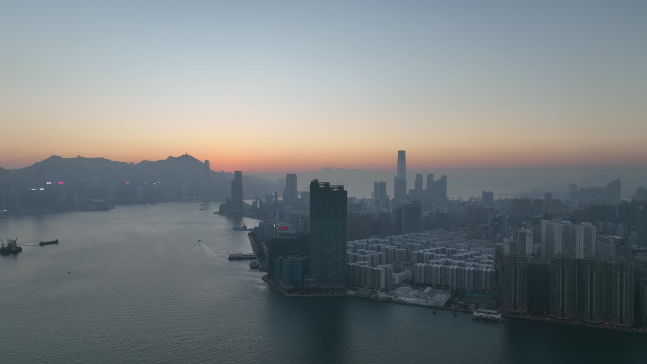 imágenes aéreas en 4k de la ciudad de hong kong al atardecer