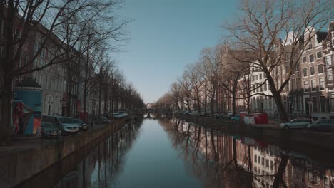 vistas al canal de amsterdam
