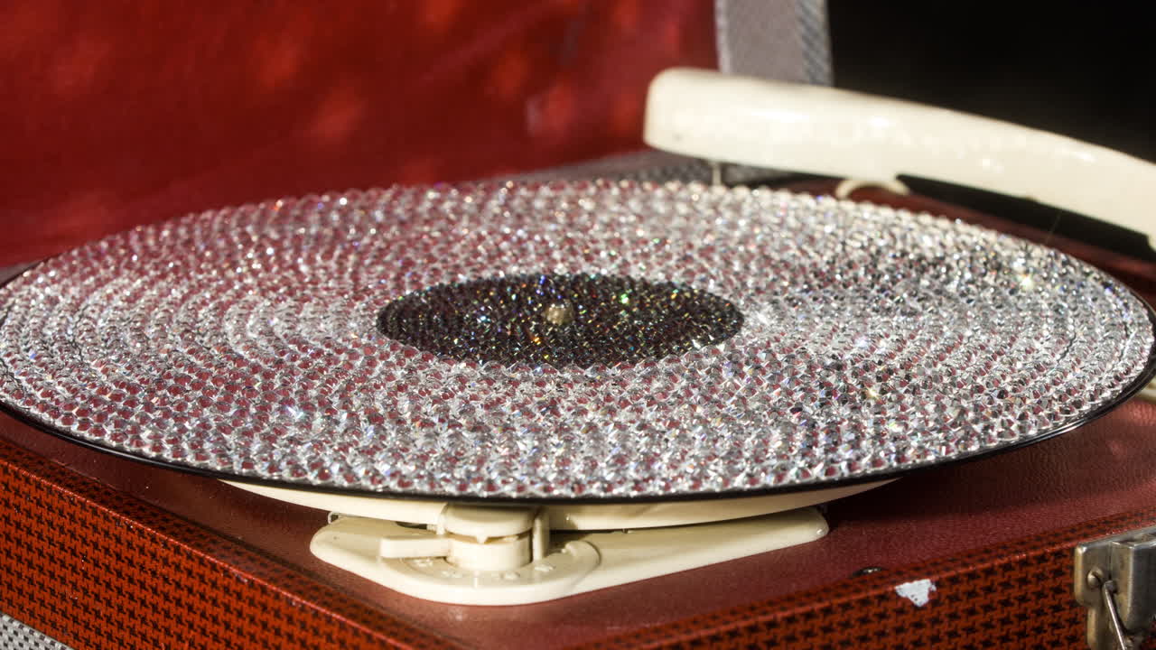 레드 빈티지 레코드 4k 01